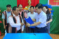 Ấm tình đoàn kết